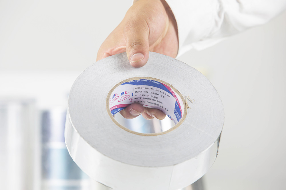  Lined aluminum tape